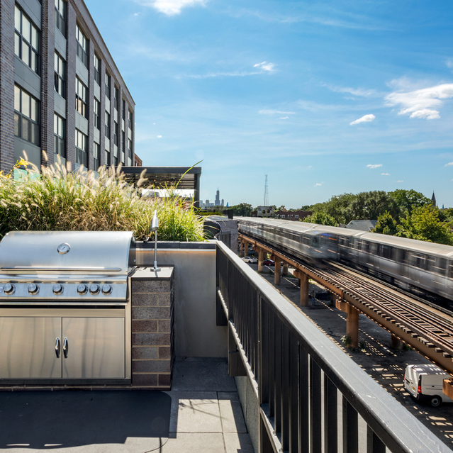 Logan Apartments - Outdoor Grilling Station
